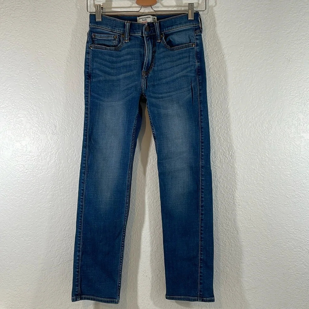 ABERCROMBIE KIDS STRAIGHT SLIM BLUE DENIM JEANS WITH POCKETS SIZE 11/12 - Picture 1 of 9